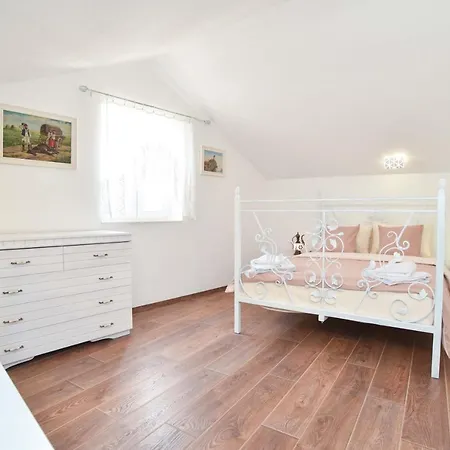 Senka Daire Budva